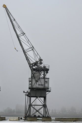 Oude Havenkraan in de Antwerpse Mist