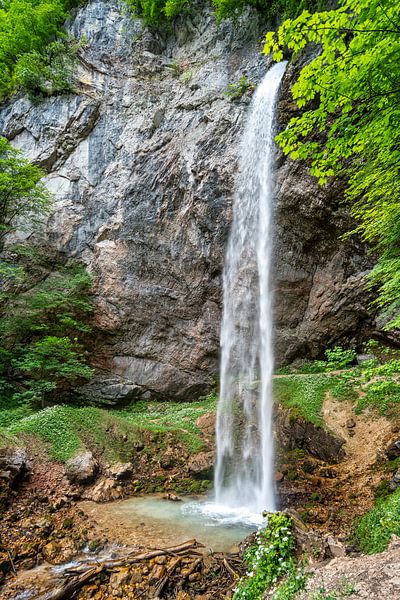 Vue de la cascade de Wildenstein dans la commune de Gallizien par Andreas Völkel