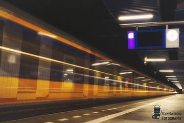 Intercity in Station Rotterdam-Blaak van Kevin Slotboom