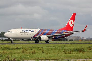 Turkish Airlines Boeing 737 FC Barcelona livery.