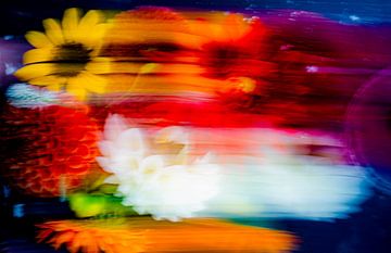 Modern abstract flowers by Fine Art Flower - Artist Sander van Laar