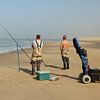 Pêcheurs sur la plage sur Pim van der Horst