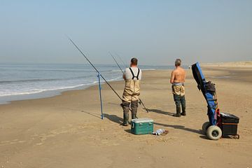 Fischer am Strand von Pim van der Horst