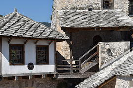 Auf der Brücke von Mostar 1 von Erik Buitenhuis