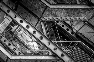 Staalconstructie van een noodtrappenhuis