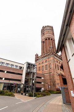 De watertoren in de binnenstad van Lüneburg van Martijn Mur