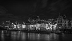 Centraal station Amsterdam van Dennis Van Donzel