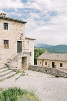 Le Poët-Laval | Französisches Haus mit Bergblick | Reisefotografie Frankreich Fototapete