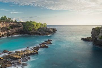 Blue lagoon noemt men deze plek aan de kust van Perry Wiertz