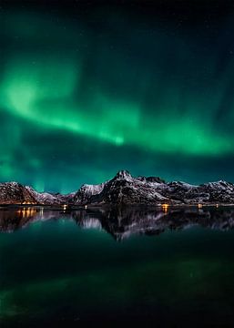 Lofoten Aurora Reflectie van Steven Kingsbury