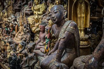 Images of Budha by Wout Kok