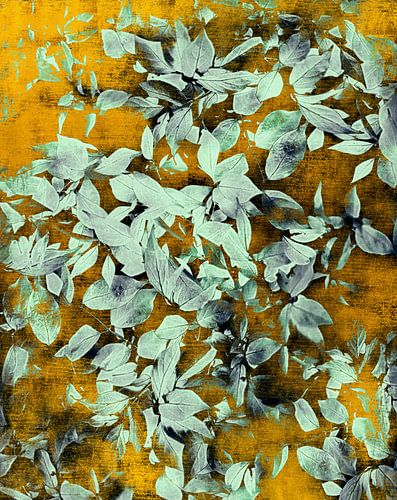 Compositie van natuurblad op goud II