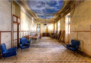 Restaurant dans un hôtel abandonné. sur Roman Robroek - Photos de bâtiments abandonnés