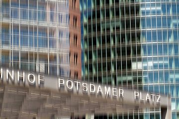 BERLIN Potsdamer Platz Façade en verre - potsdamer platz sur Bernd Hoyen