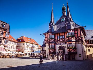 Marktplatz mit Rathaus in Wernigerode im Harz von Animaflora PicsStock