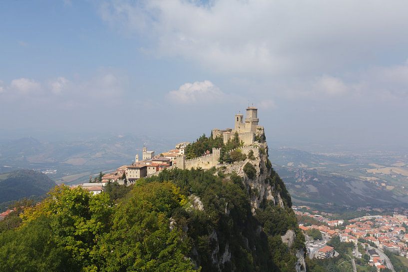 San Marino Castle by de-nue-pic