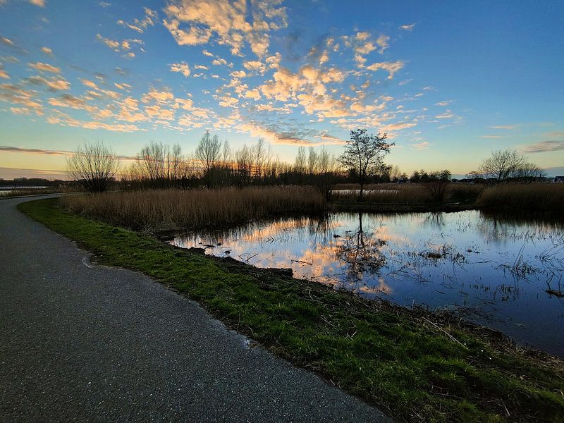 Zonsondergang van Linda van Rij