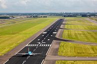KLM Boeing 737 auf der Startbahn des Amsterdamer Flughafens Schiphol von Jeffrey Schaefer Miniaturansicht