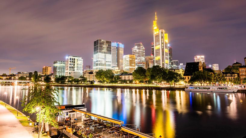 Skyline of Frankfurt at night by Günter Albers