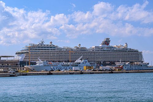 Kroatië : Het cruiseschip in de haven van Split