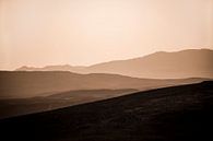 Warme woestijn, warm desert van Corrine Ponsen thumbnail