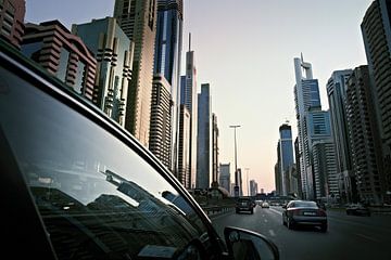 L'horizon de Dubaï au coucher du soleil. Émirats arabes unis