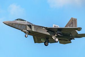 L'armée de l'air américaine Lockheed Martin F-22 Raptor à Leeuwarden. sur Jaap van den Berg