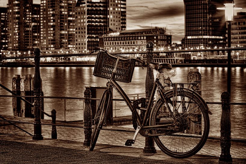 Radfahren bei Nacht in Rotterdam von Rob van der Teen