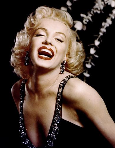 Marilyn Monroe in the movie How To Marry a Millionaiore