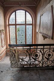 Trappenhuis by Fatima Maria Mernisi