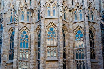 Façade de l'église Sagrada Familia à Barcelone, Catalogne, Espagne sur WorldWidePhotoWeb