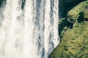 Chute d'eau de Skogafoss en Islande par une journée d'été sur Sjoerd van der Wal Photographie