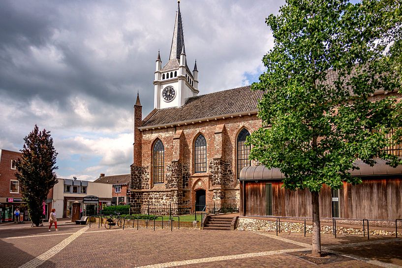 Kerk in centrum van Ommen van Eric Wander