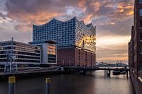 De Elbphilharmonie bij zonsondergang