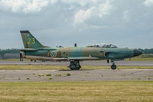 Historischer Flug der schwedischen Luftwaffe Saab J32B Lansen.