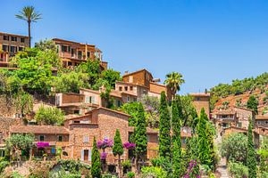 Berühmtes Bergdorf Deia auf der Insel Mallorca, Spanien
