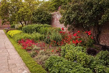 De tuin van Herstmonceux Castle van Rob Boon