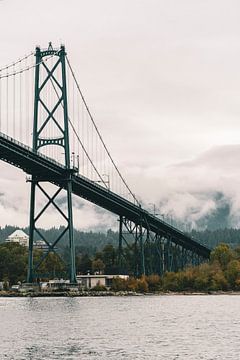 Pont dans les nuages sur Peter Hendriks