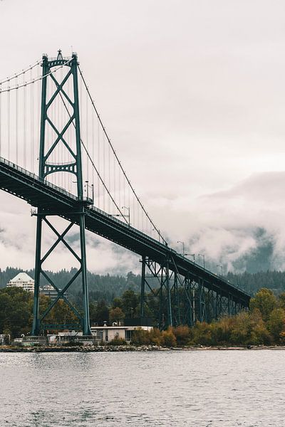 Pont dans les nuages par Peter Hendriks