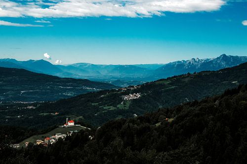 Italienische Berge an einem Sommertag
