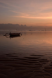 Boot bei Sonnenaufgang auf Bali 3