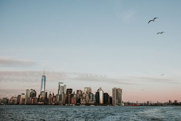 Skyline New York von der Upper Bay bei Sonnenuntergang von Trix Leeflang