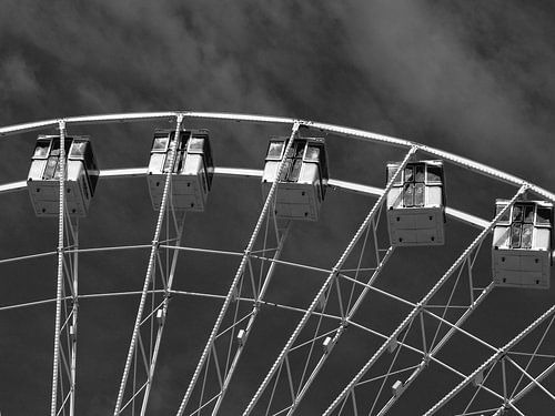 Riesenrad mit Gondeln