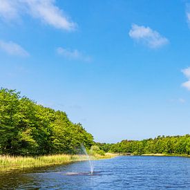 Prerowstrom in de Baltische badplaats Prerow aan de Fischland-Darß van Rico Ködder