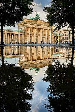 Brandenburg Gate with reflection by Stefan Dinse