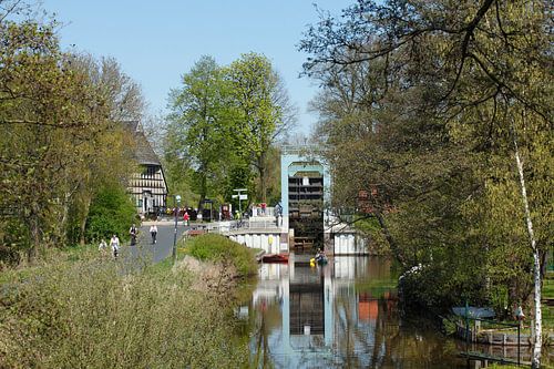 Excursion restaurant Landhaus Kuhsiel with lock at the Wümmedeich in the Bremer Blockland, Bremen, G