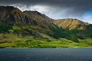 Montagnes près du lac Hawea en Nouvelle-Zélande sur Ricardo Bouman Photographie