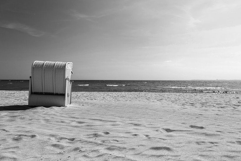 Beach chair on the shore of the Baltic Sea by Frank Herrmann