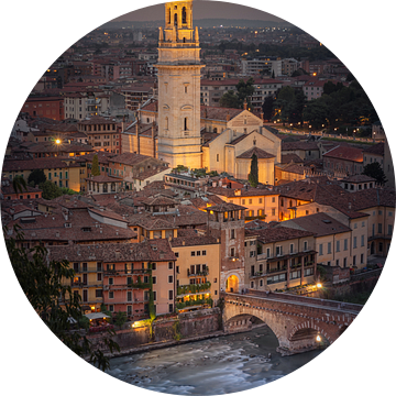 De klokkentoren van Verona