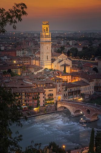 Le clocher de Vérone sur Dennis Donders